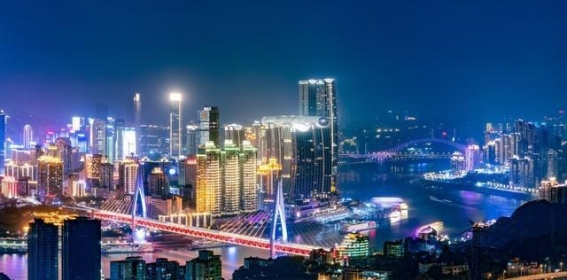 与伴侣共度最美时光，70岁前必游的8座国内城市