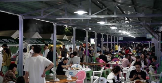 兖溪夜市重装亮相，点亮城市夜间文化新风尚
