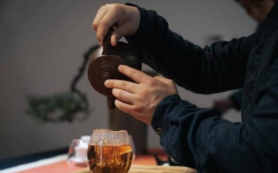 当健康警报响起，李明的故事