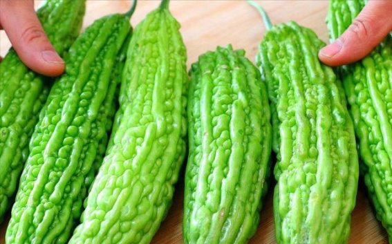 这些食物可能伤害你的胃，医生提醒：想保护胃，别再吃这些