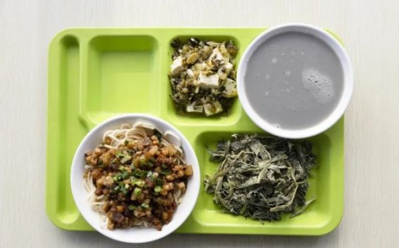 国家版减肥餐掀起热潮，大学生减重104斤的励志故事