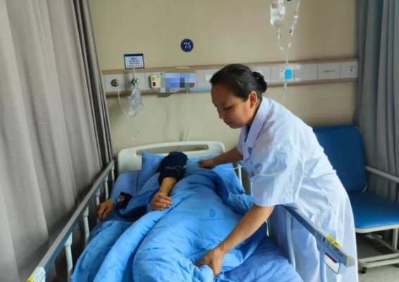 眉山市免陪照护服务如何收费？看这里