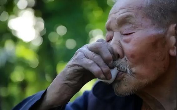医生提醒：尿酸高人群应注意这些日常细节