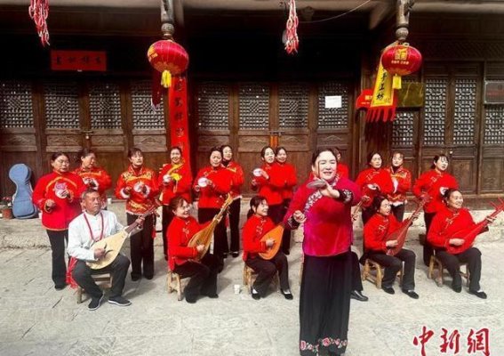 白马风情中的歌声传承与文化共鸣