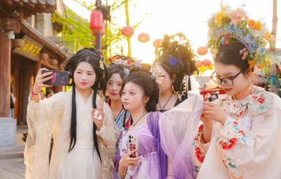 千年花事今更艳——洛阳牡丹催生文旅消费新图景