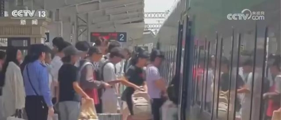 荣昌的五一“逆袭”：从默默无闻到全网热议的小城传奇