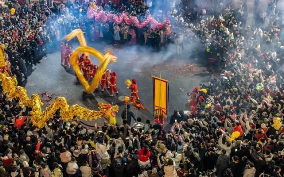 元宵灯火，舞龙送福—洪江古商城的传统庆典