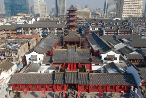 庐阳的对称美学：自然、历史与生活的和谐交响
