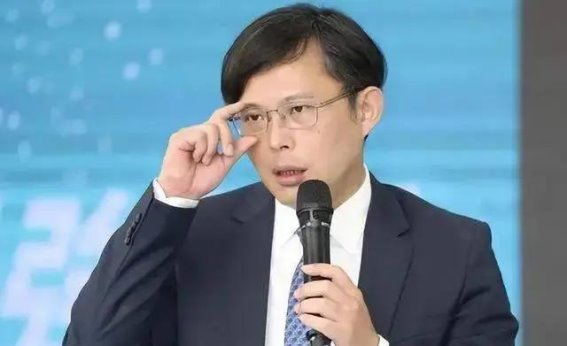 马英九声援柯文哲的幕后玄机与黄智贤的犀利回击