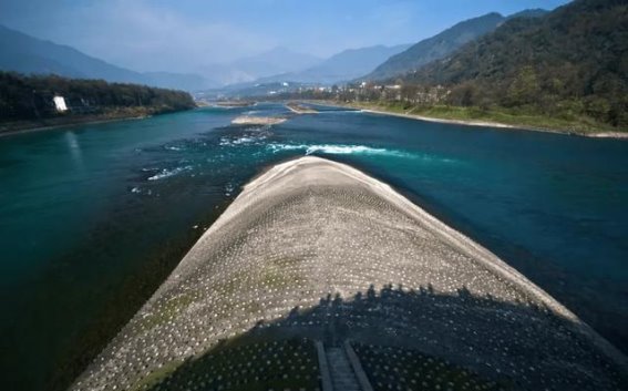 都江堰：永恒的水利奇迹