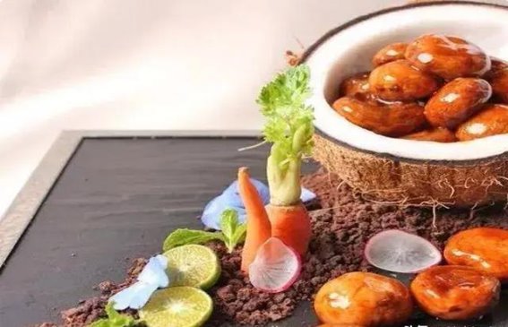 美食推荐：飘香鸡、海底椰味焗口蘑、国味胖鱼头制作方法