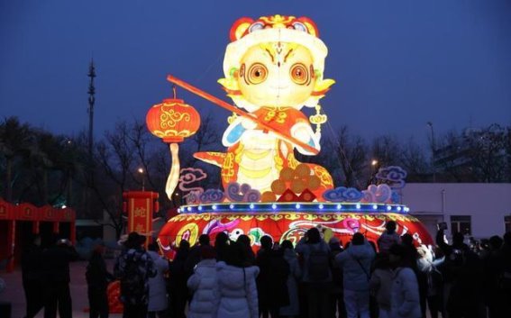 石景山游乐园春节庙会：灯火辉煌，年味十足