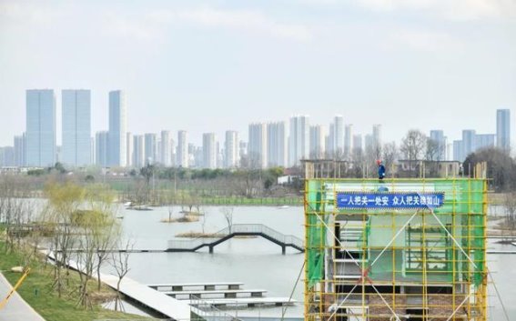 2025年芜湖神山音乐节：江水与音符的交响