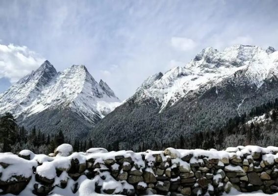 四姑娘山的春雪：诗意与浪漫的邂逅