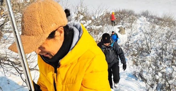 四月梅花山，雪与花的双重浪漫