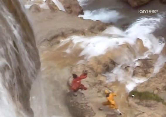 重走《西游记》经典取景地：九寨沟与青城山的神话之旅