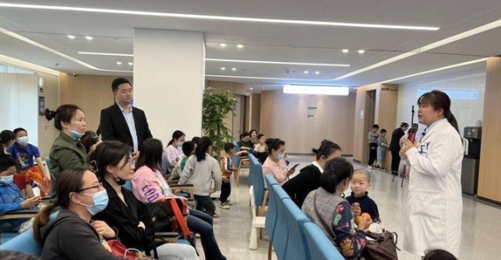眼科医院与眼镜店验光配镜的深度对比：如何做出明智选择？