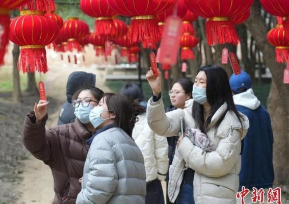 浙江杭州良渚古城元宵节灯谜活动吸引游客深度体验