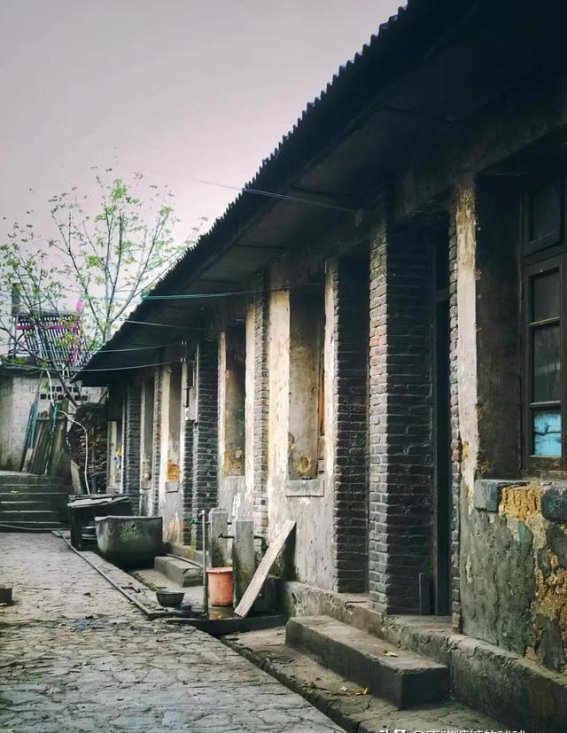 记忆封存的城市：从怒江州府到废弃古镇的时光足迹