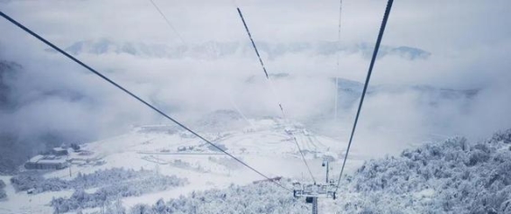 四川的冰雪季节：南方滑雪新选择
